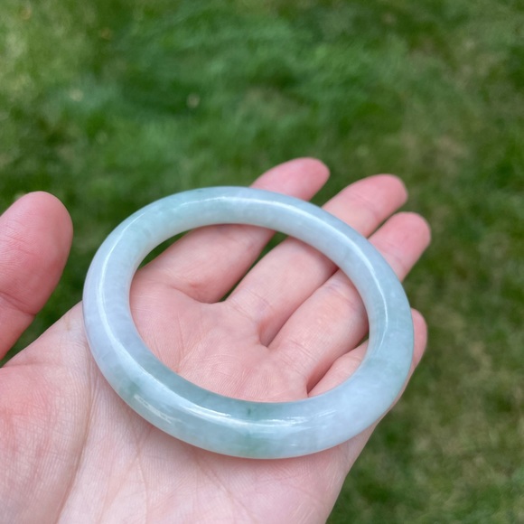 Certified type A jadeite bangle